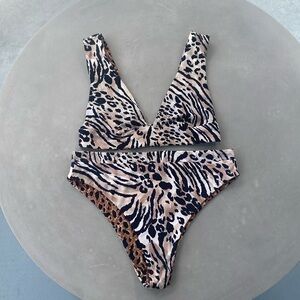 Billabong animal print bikini set large